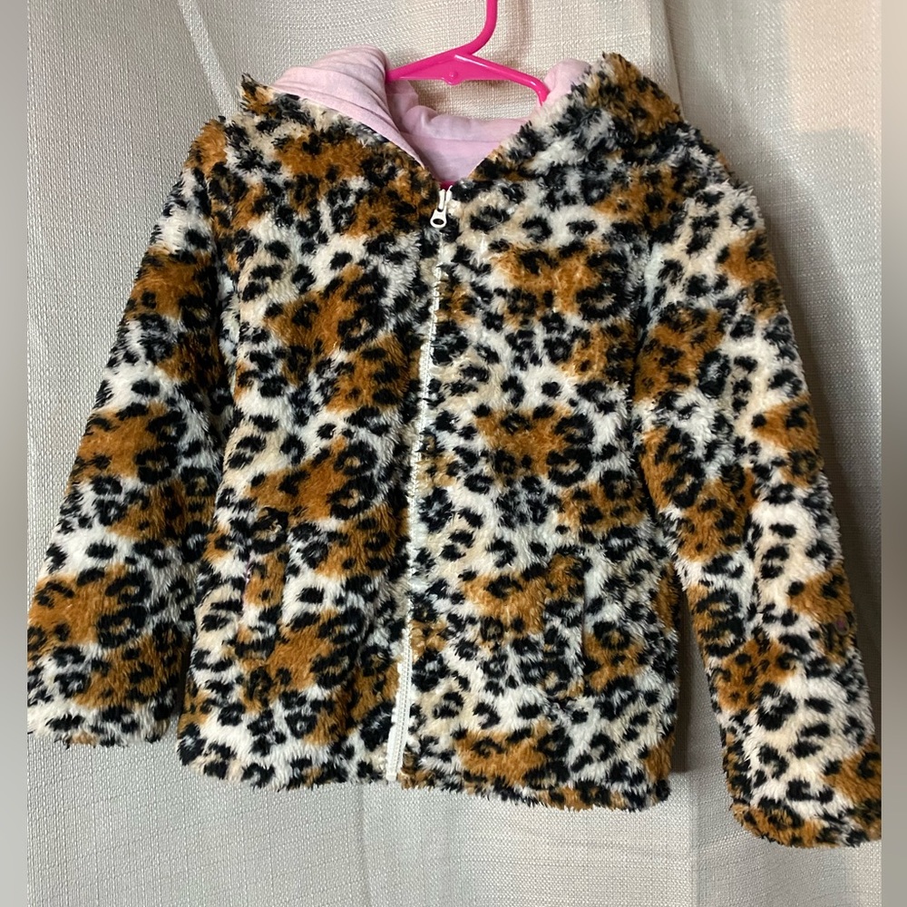 Girls Leopard fleece jacket in size 4T